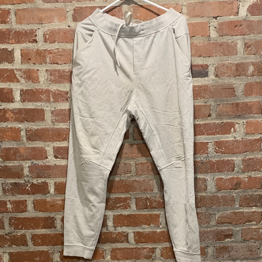 lululemon athletica Men's Light Gray Sweatpants with Drawcord